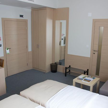Hotel Lika Sjever Brinje Екстериор снимка
