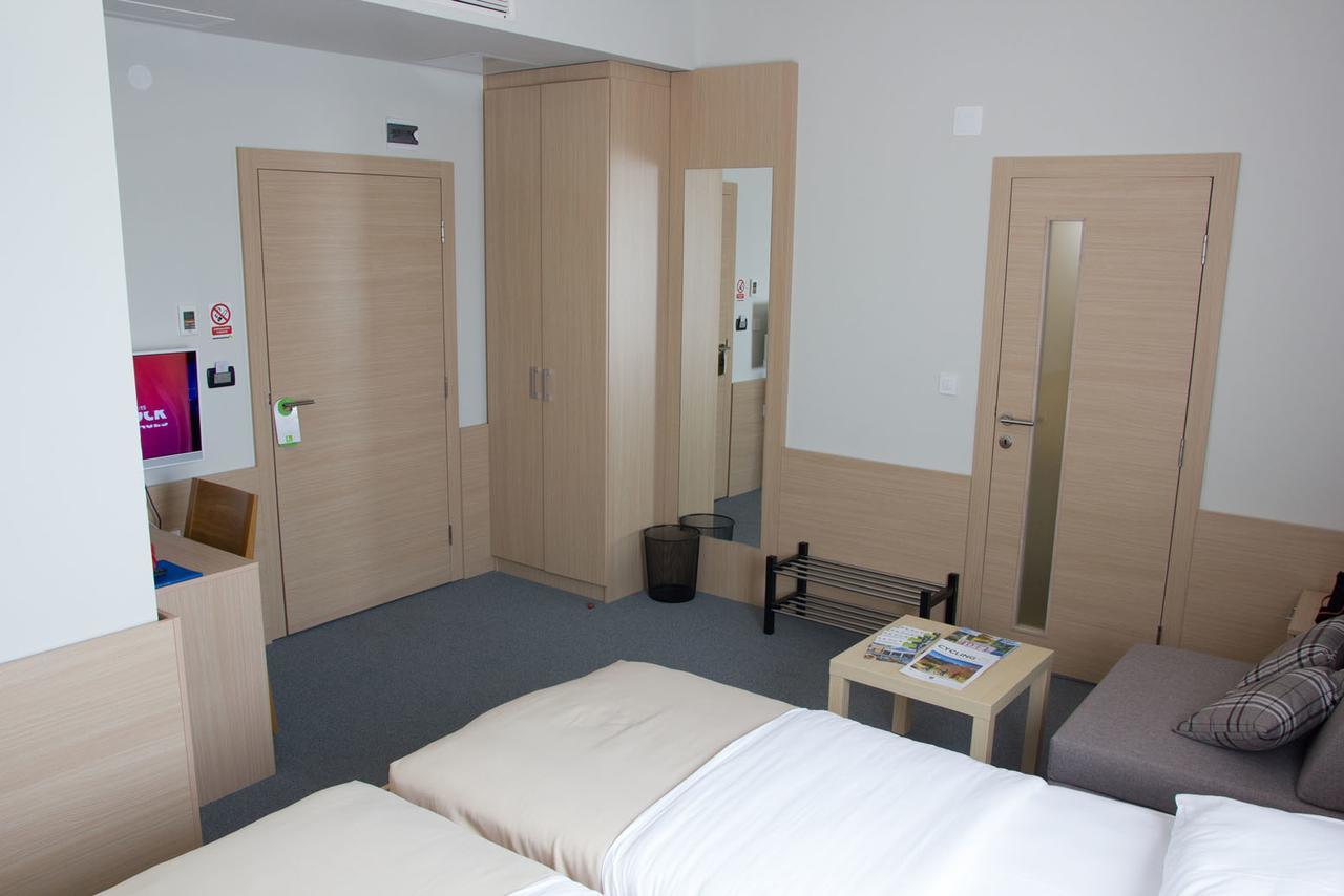 Hotel Lika Sjever Brinje Екстериор снимка