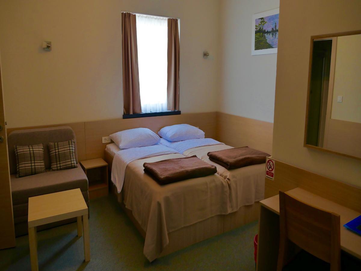 Hotel Lika Sjever Brinje Екстериор снимка