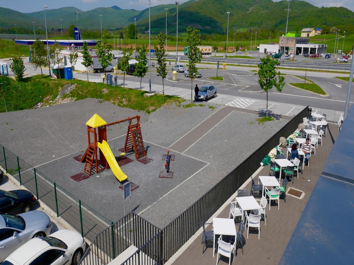 Hotel Lika Sjever Brinje Екстериор снимка