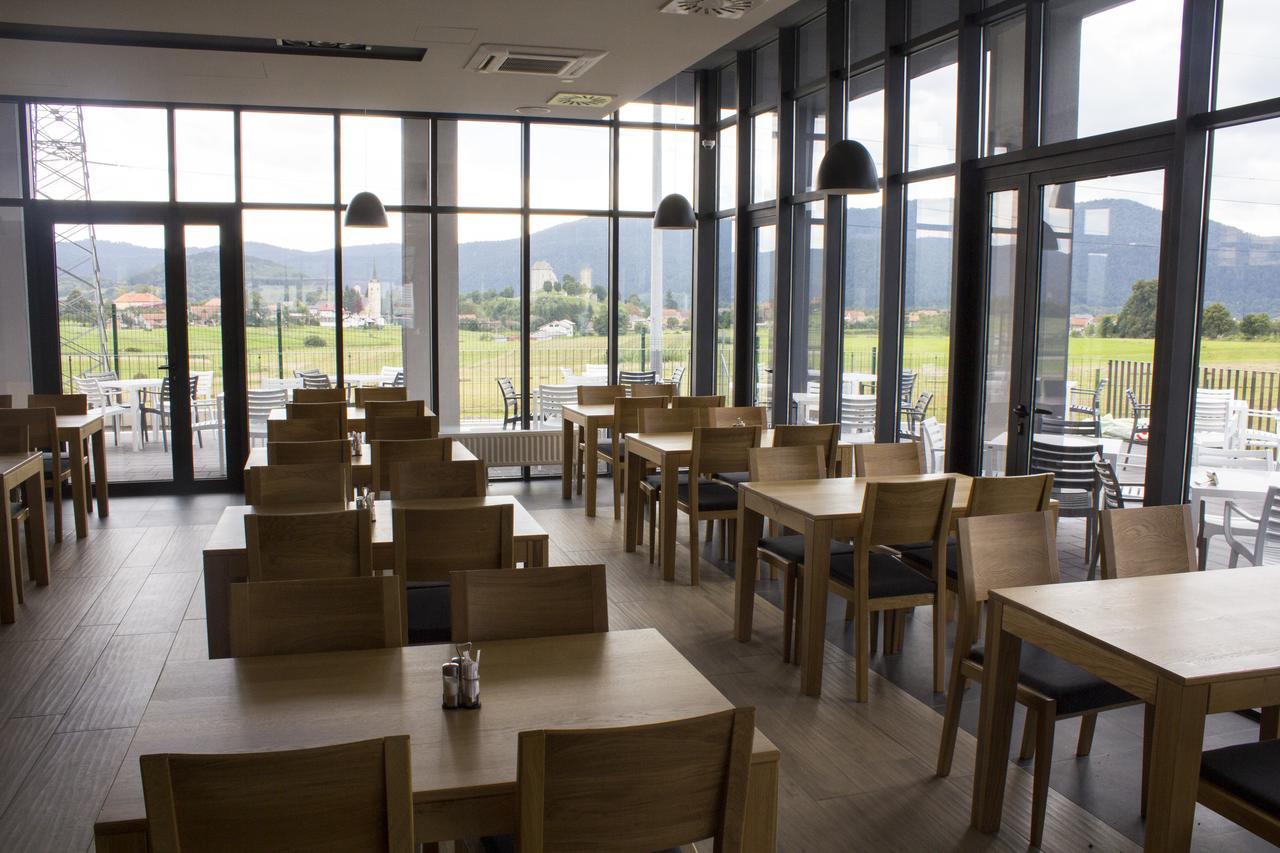 Hotel Lika Sjever Brinje Екстериор снимка